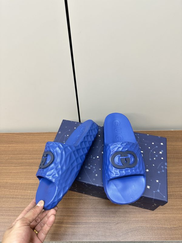 Gucci’s latest couple’s slip-flops blue A - Image 6