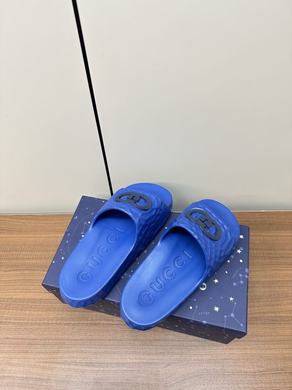 Gucci’s latest couple’s slip-flops blue A - Image 7