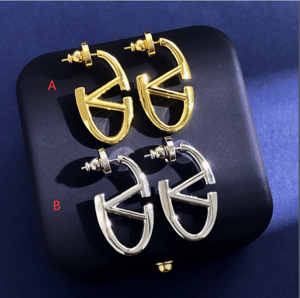 Valentino European and American style simple metallic glossy oval big V logo earrings stud earrings