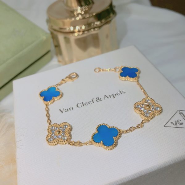 With diamond bracelet Seiko version of the VCA limited new color very surprise blue chalcedony