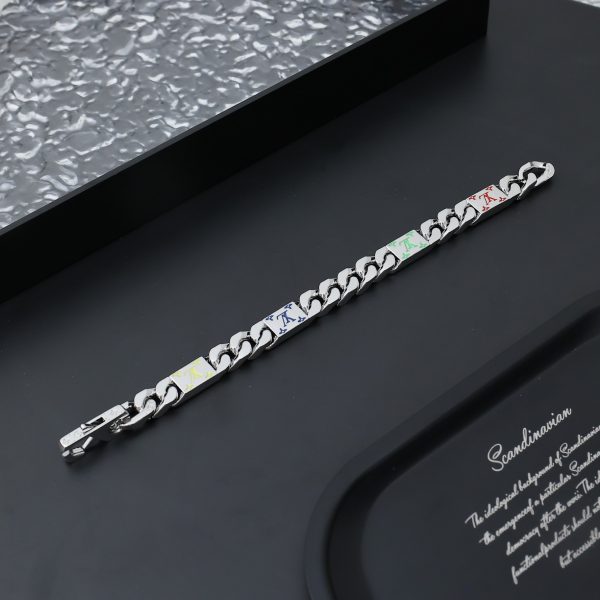 The Monogram Tied Up bracelet is forged from polished metal into a connecting plaque with LV lettering and Monogram flowers engraved on both sides