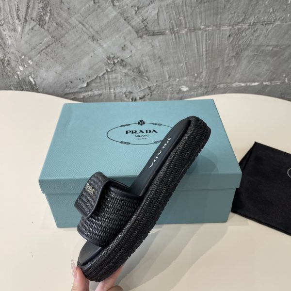 Prada 2024 popular straw series of must-have slippers A - Image 8