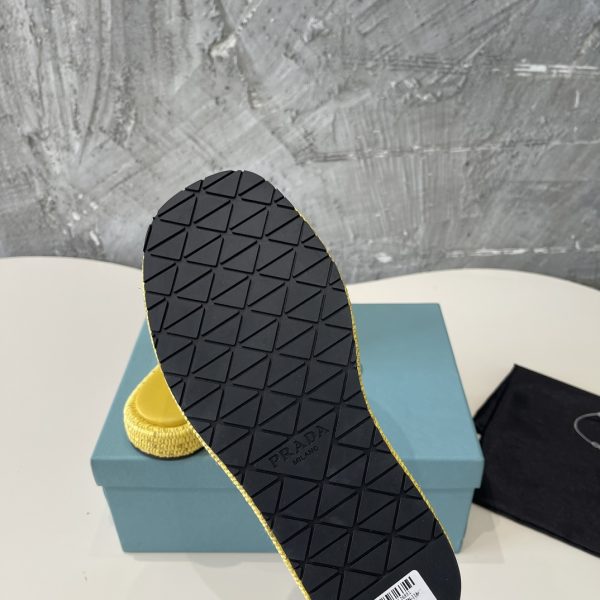 Prada 2024 popular straw series of must-have slippers  yellow - Image 9