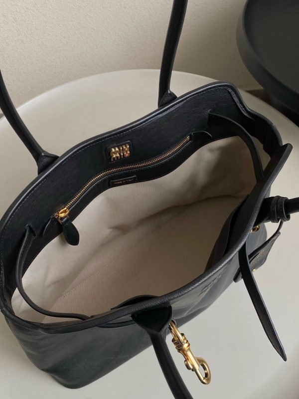 ?????? handbag stylish and fashionable Aventure briefcase black 0010 - Image 6