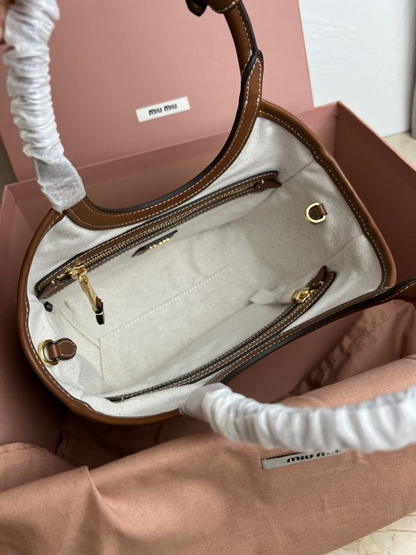 Miumiu launches new IVY basket handbag C M-288 - Image 7