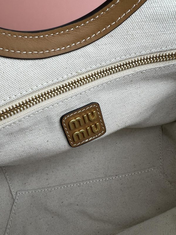 Miumiu launches new IVY basket cowhide leather handbag M-288 A - Image 8