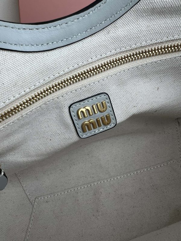 Miumiu launches new IVY basket cowhide leather handbag M-288 B - Image 8
