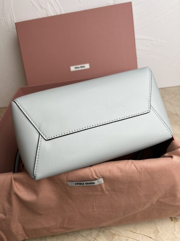 Miumiu launches new IVY basket cowhide leather handbag M-288 B - Image 9